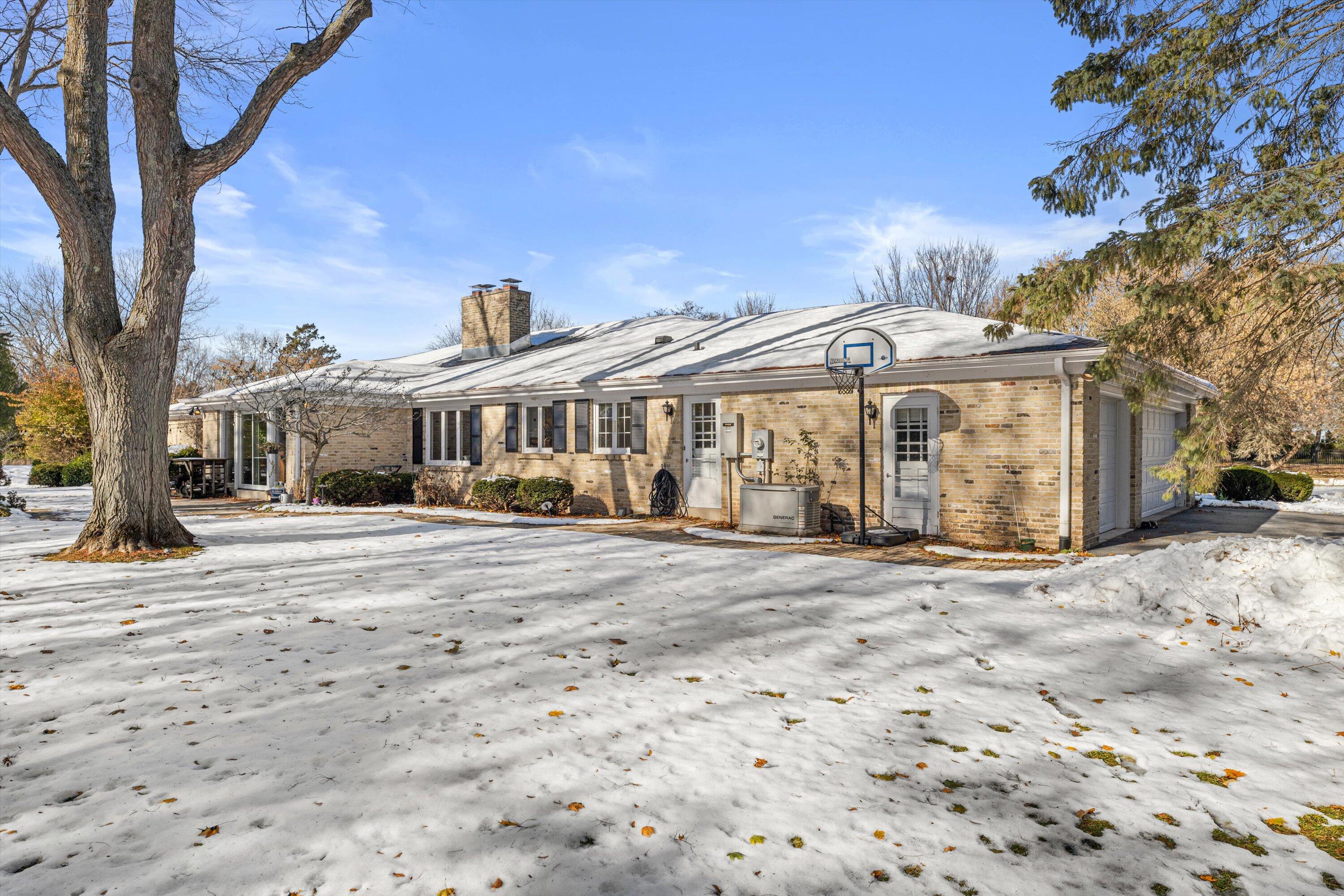 5340 Wind Point Rd, Wind Point