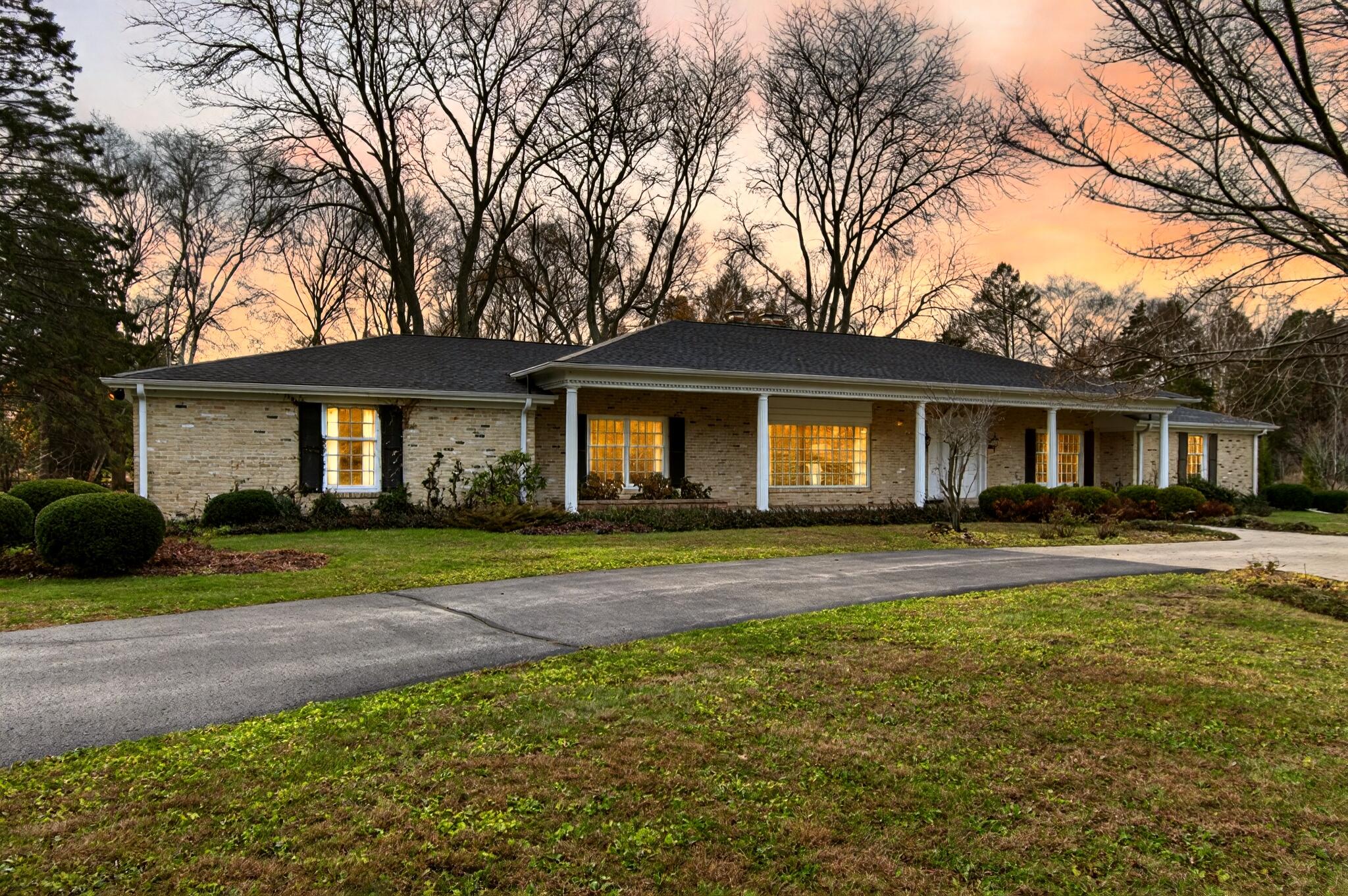 5340 Wind Point Rd, Wind Point