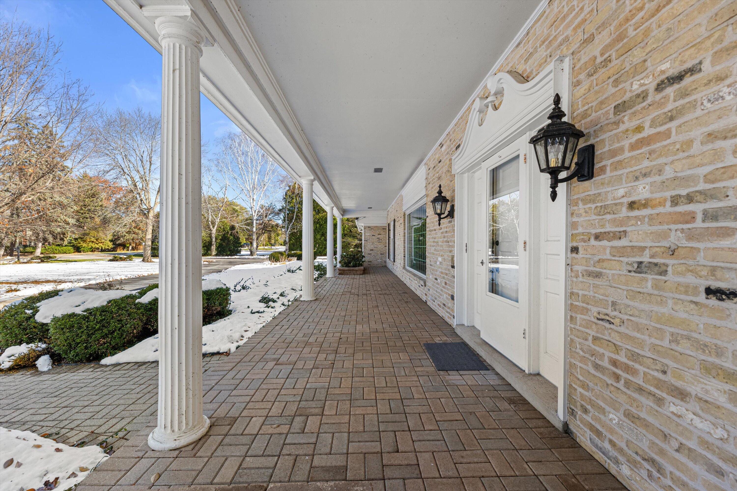 5340 Wind Point Rd, Wind Point