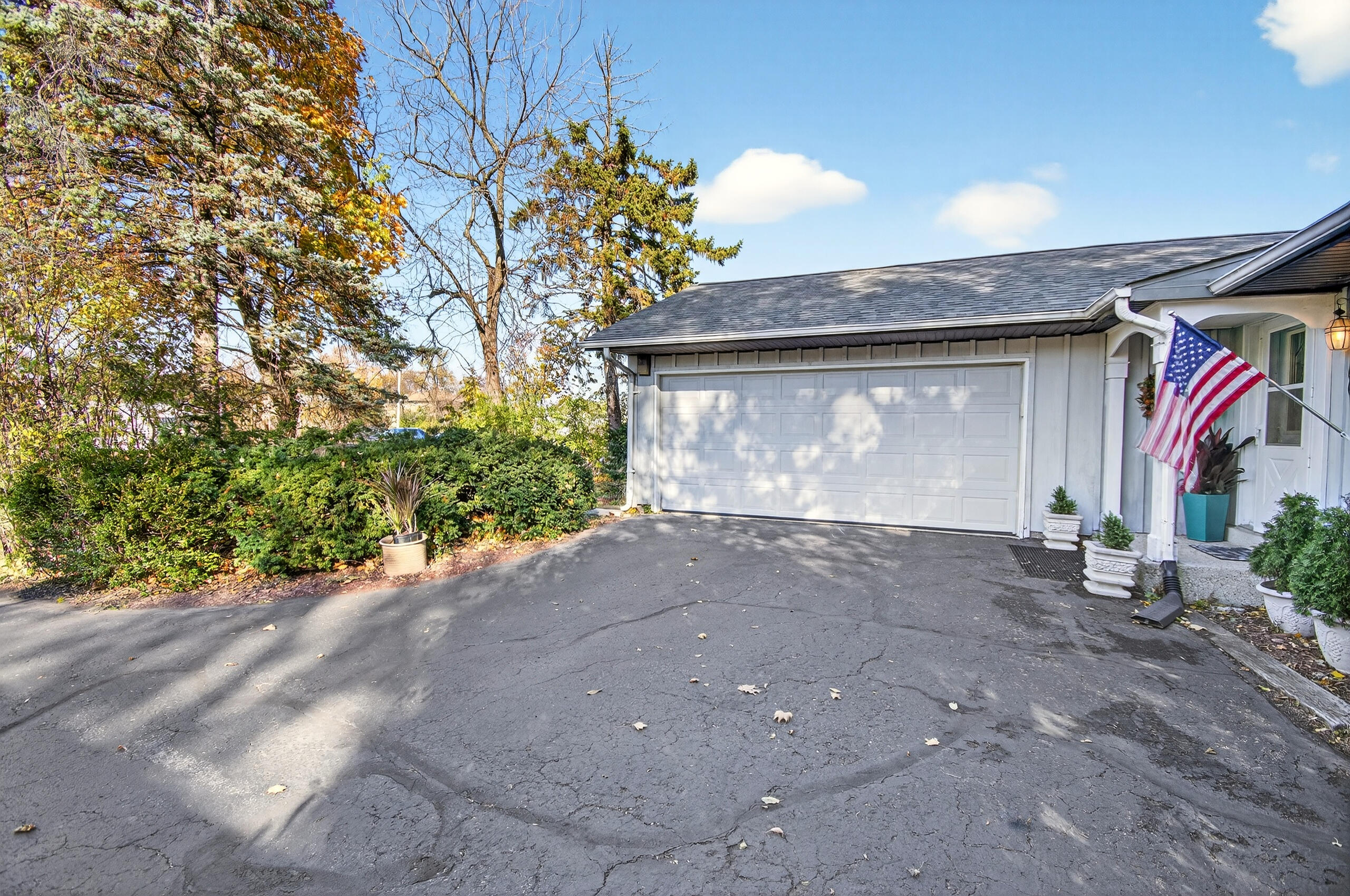 1639 C A Becker Dr, Racine