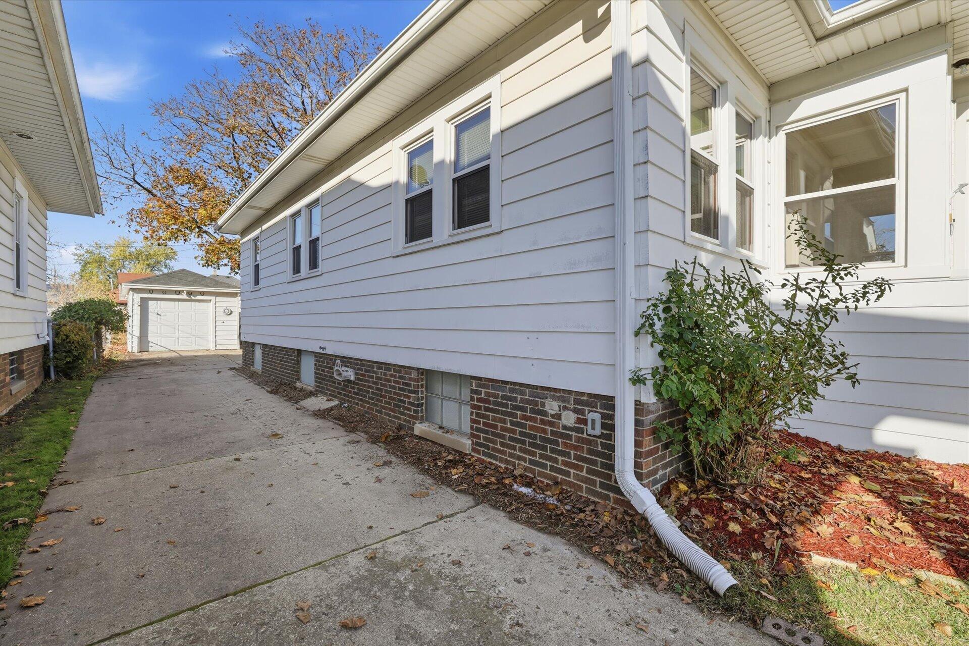 2816 Douglas Ave, Racine