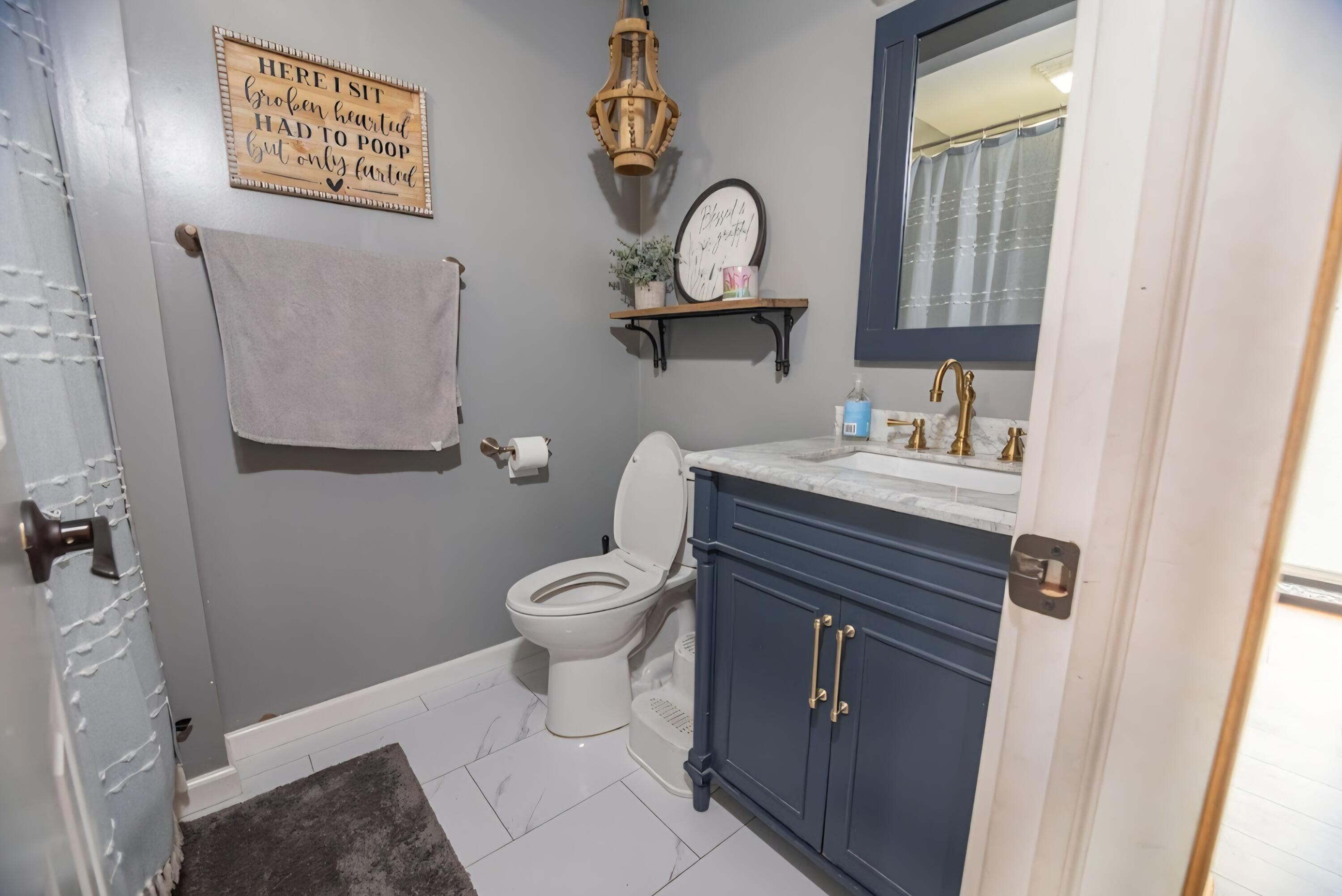 1424 Hickory Way, Racine
