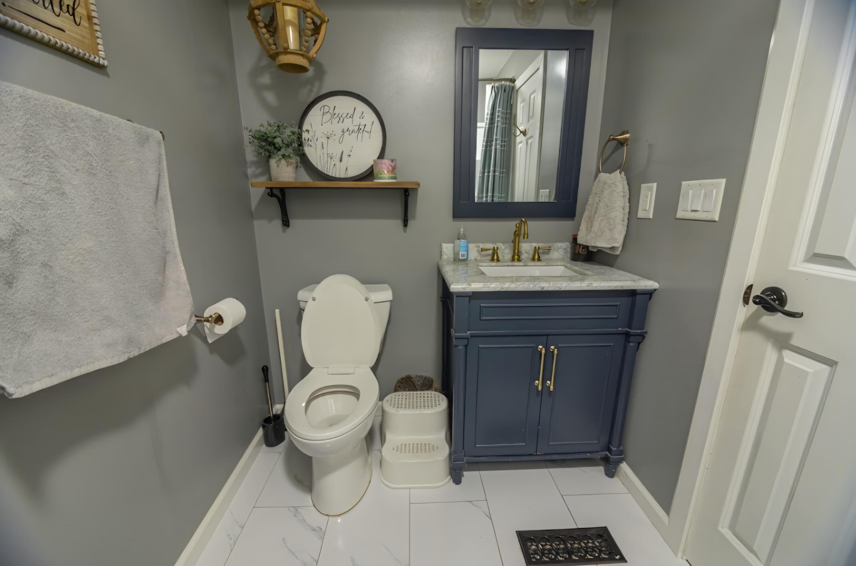 1424 Hickory Way, Racine