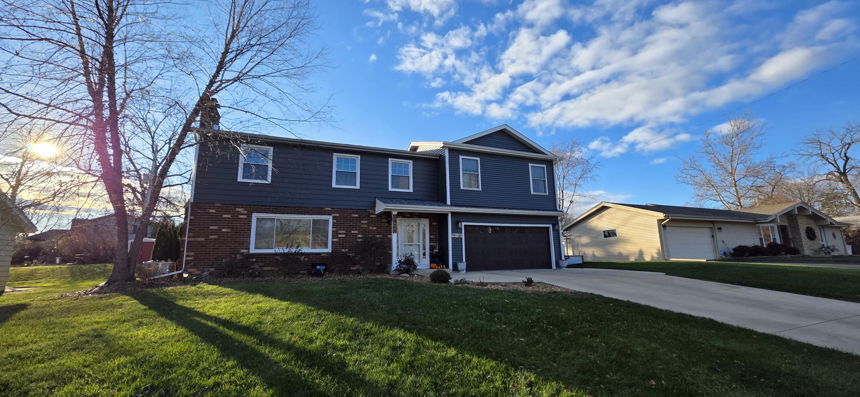 1424 Hickory Way, Racine
