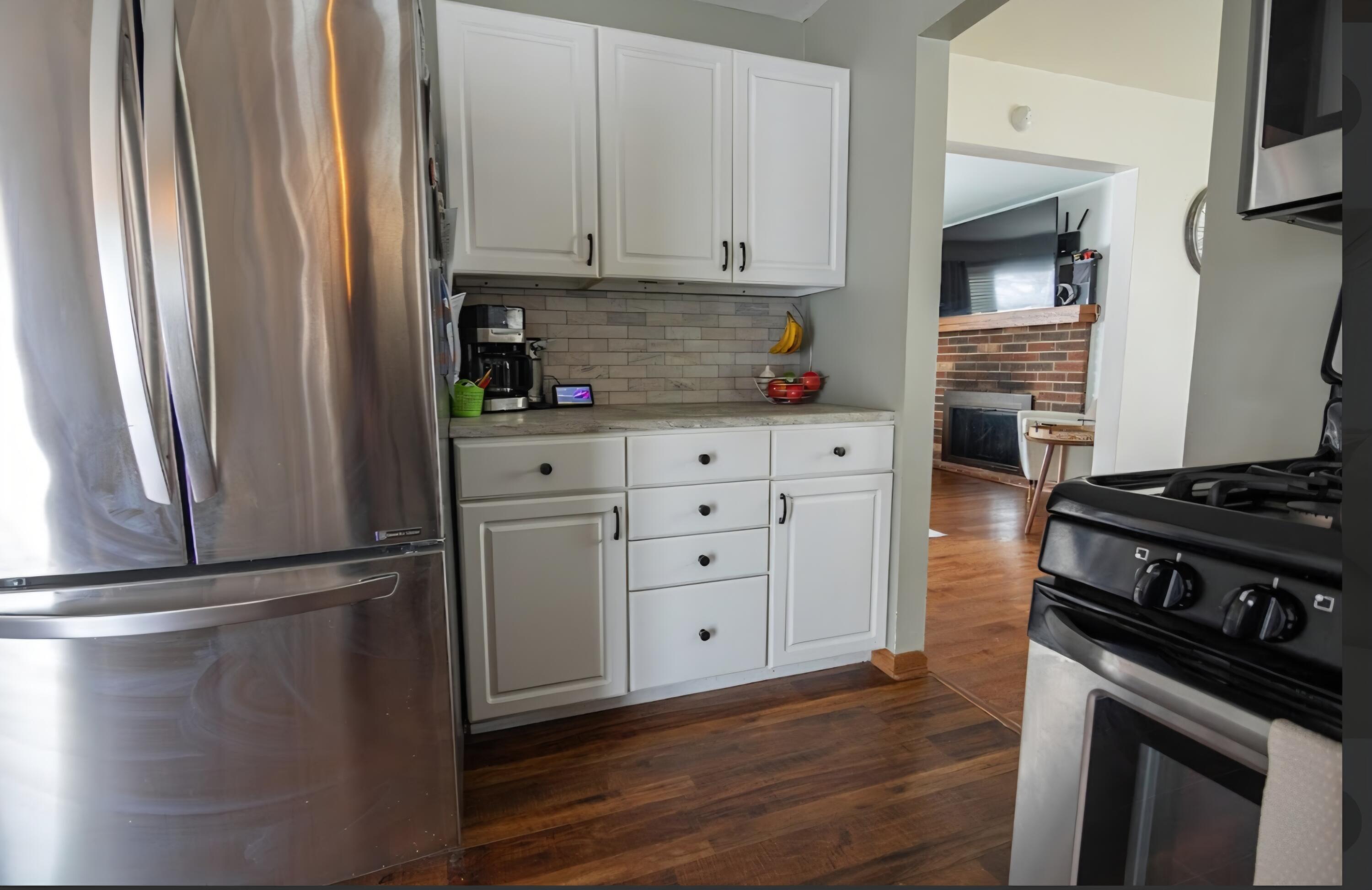 1424 Hickory Way, Racine