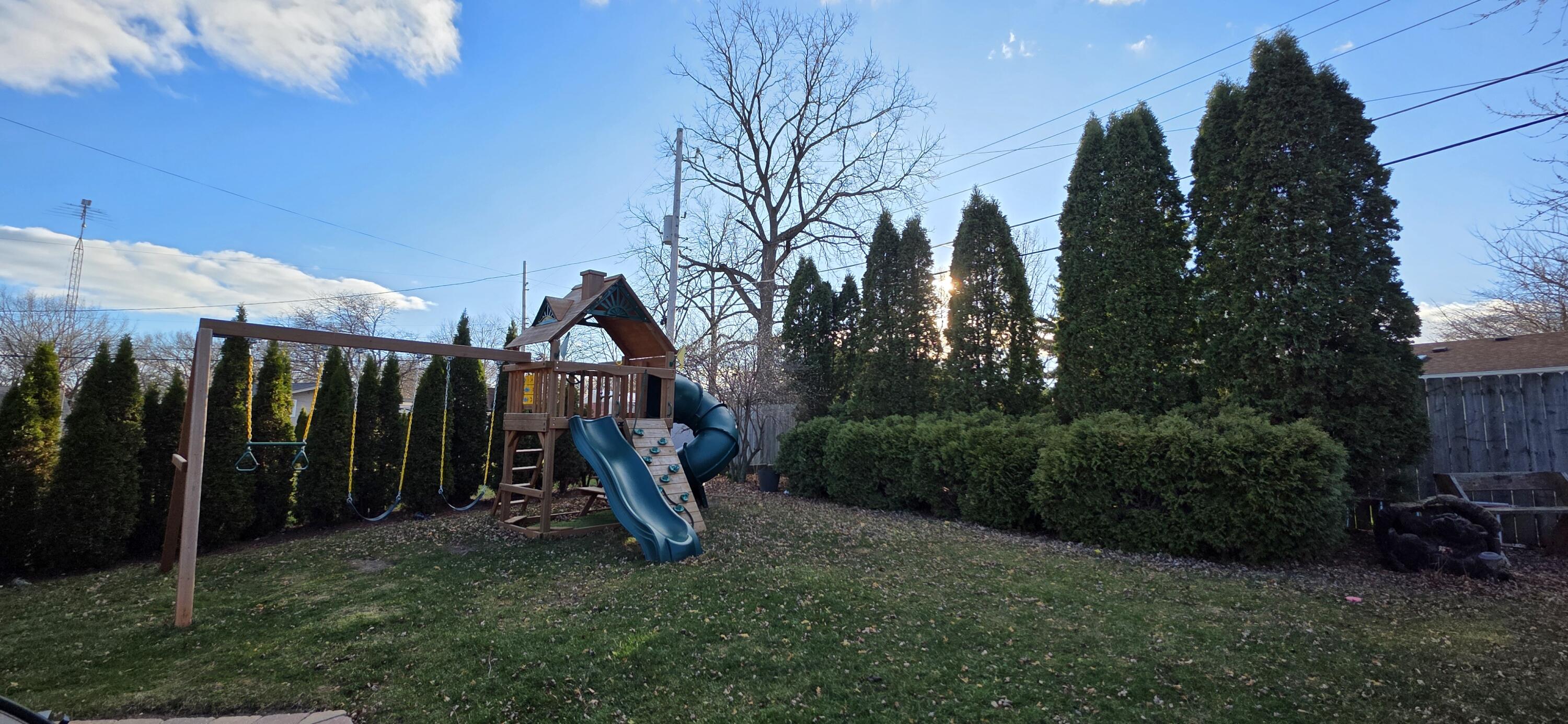 1424 Hickory Way, Racine