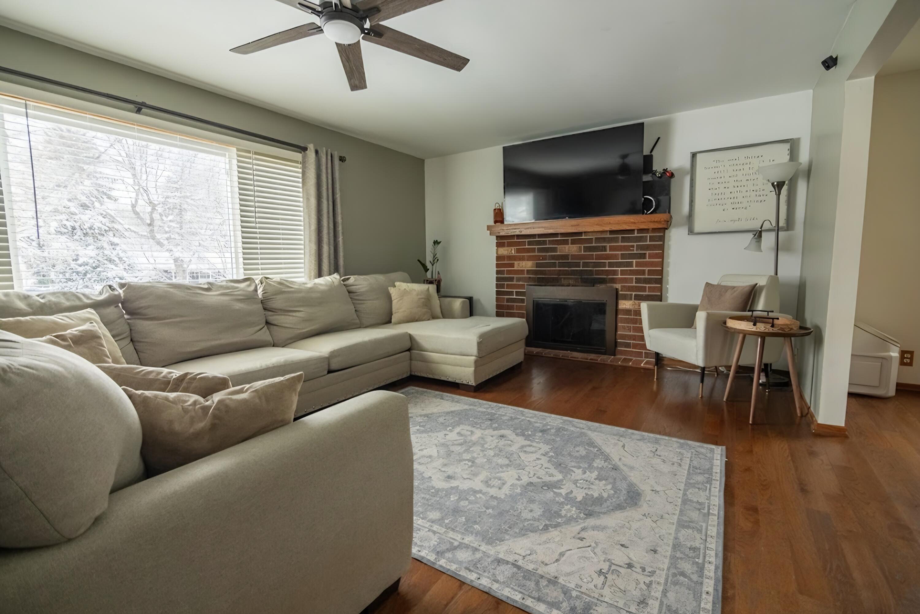 1424 Hickory Way, Racine
