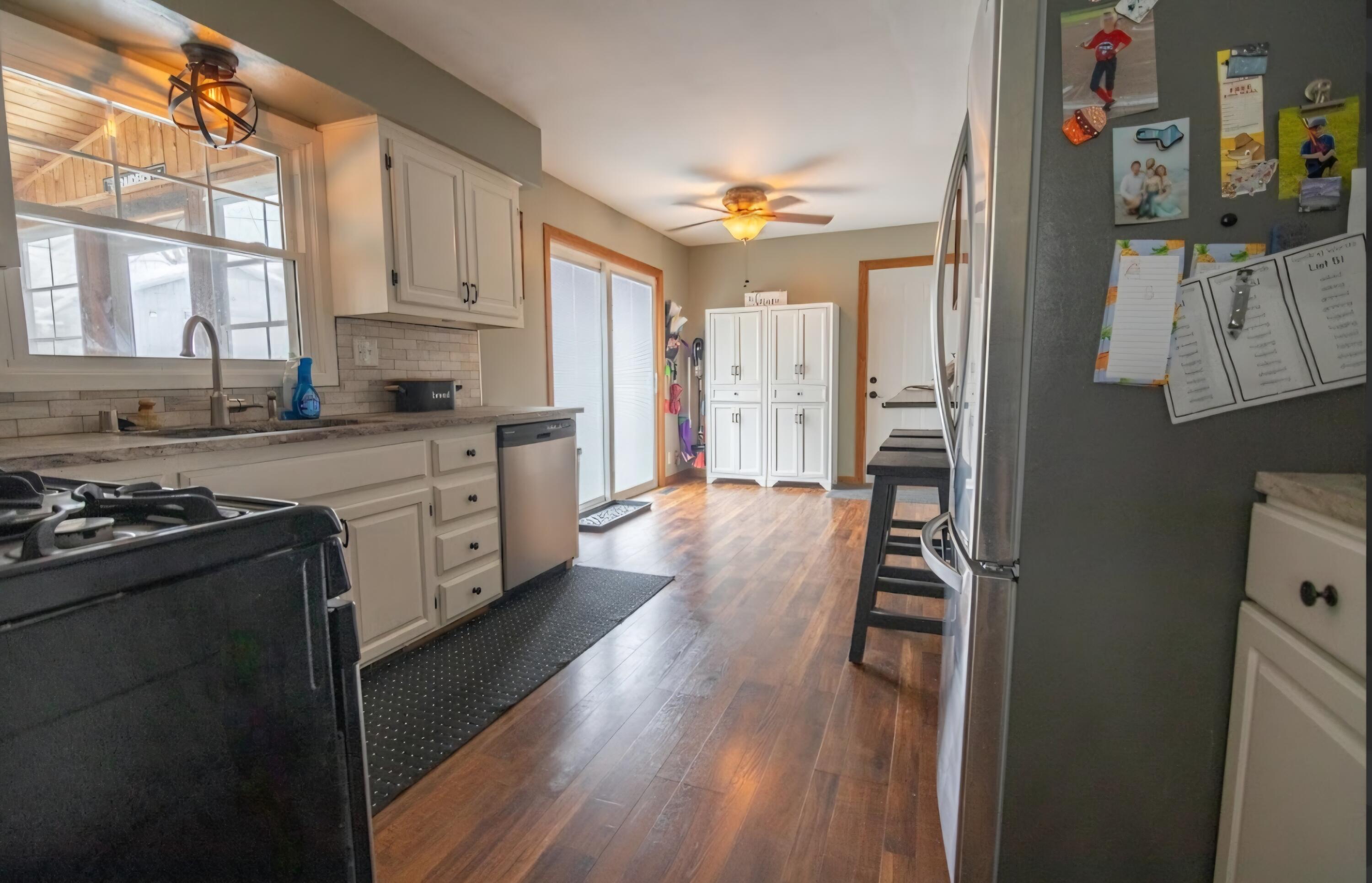 1424 Hickory Way, Racine