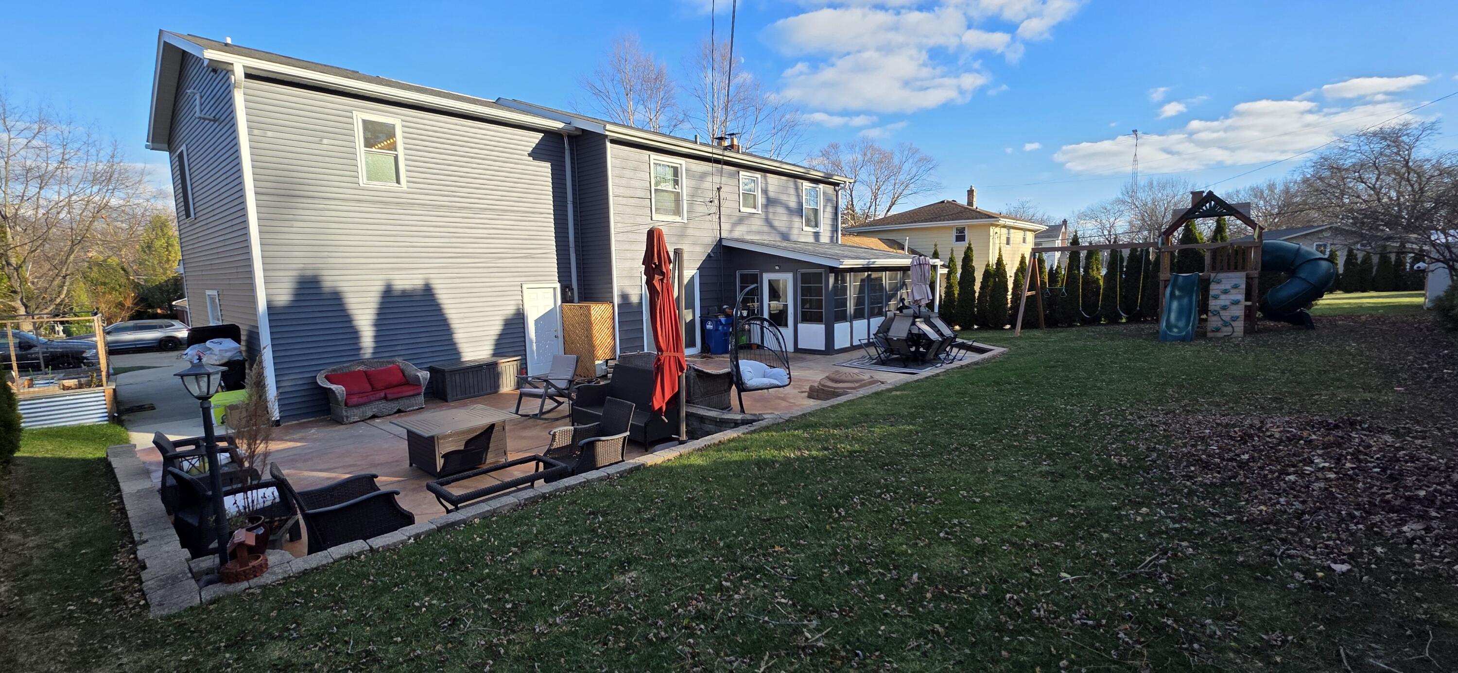 1424 Hickory Way, Racine
