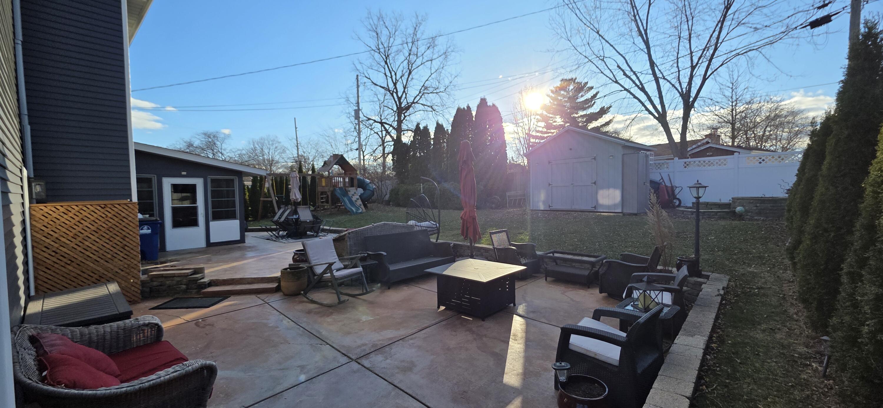 1424 Hickory Way, Racine