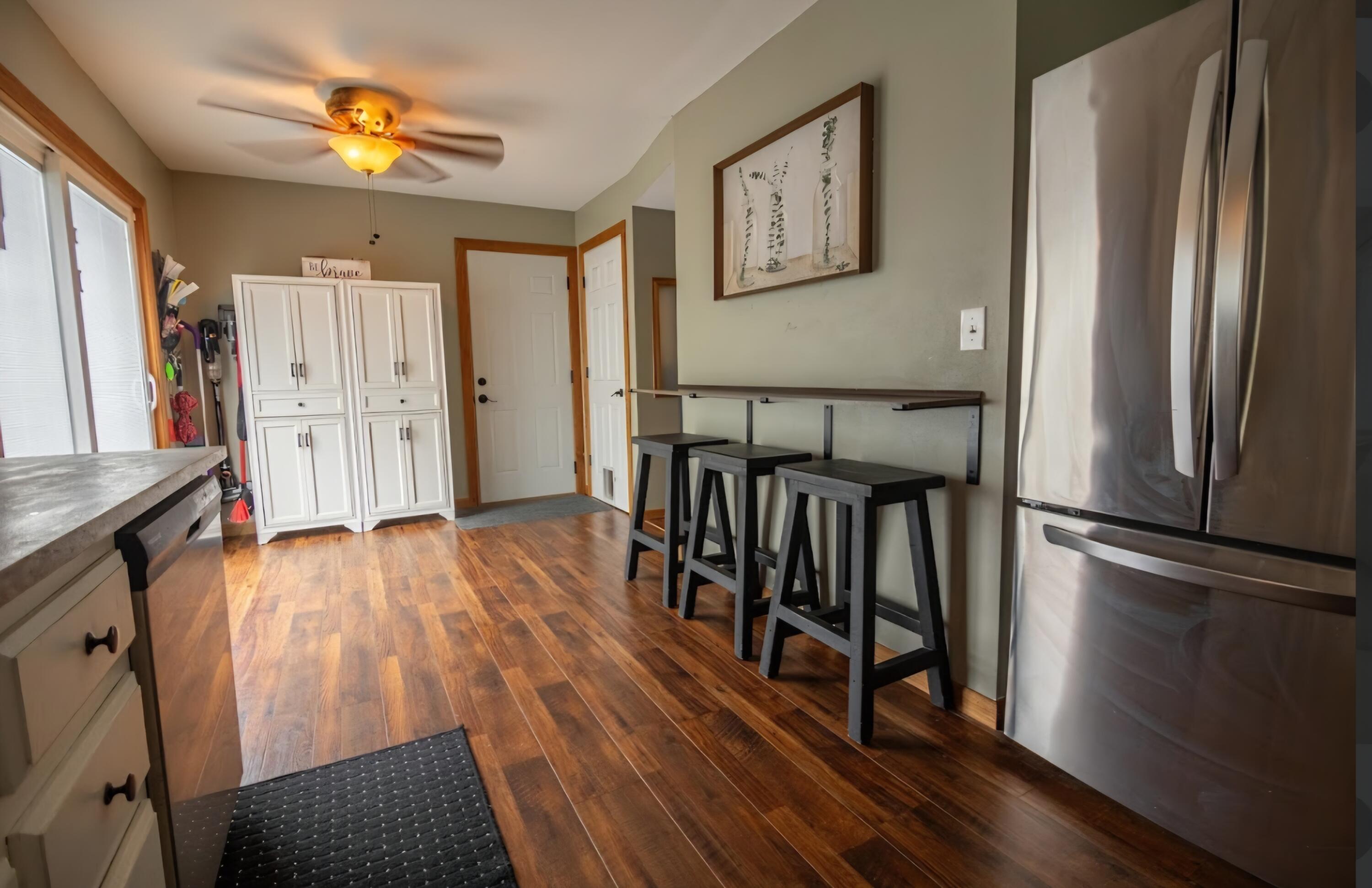 1424 Hickory Way, Racine