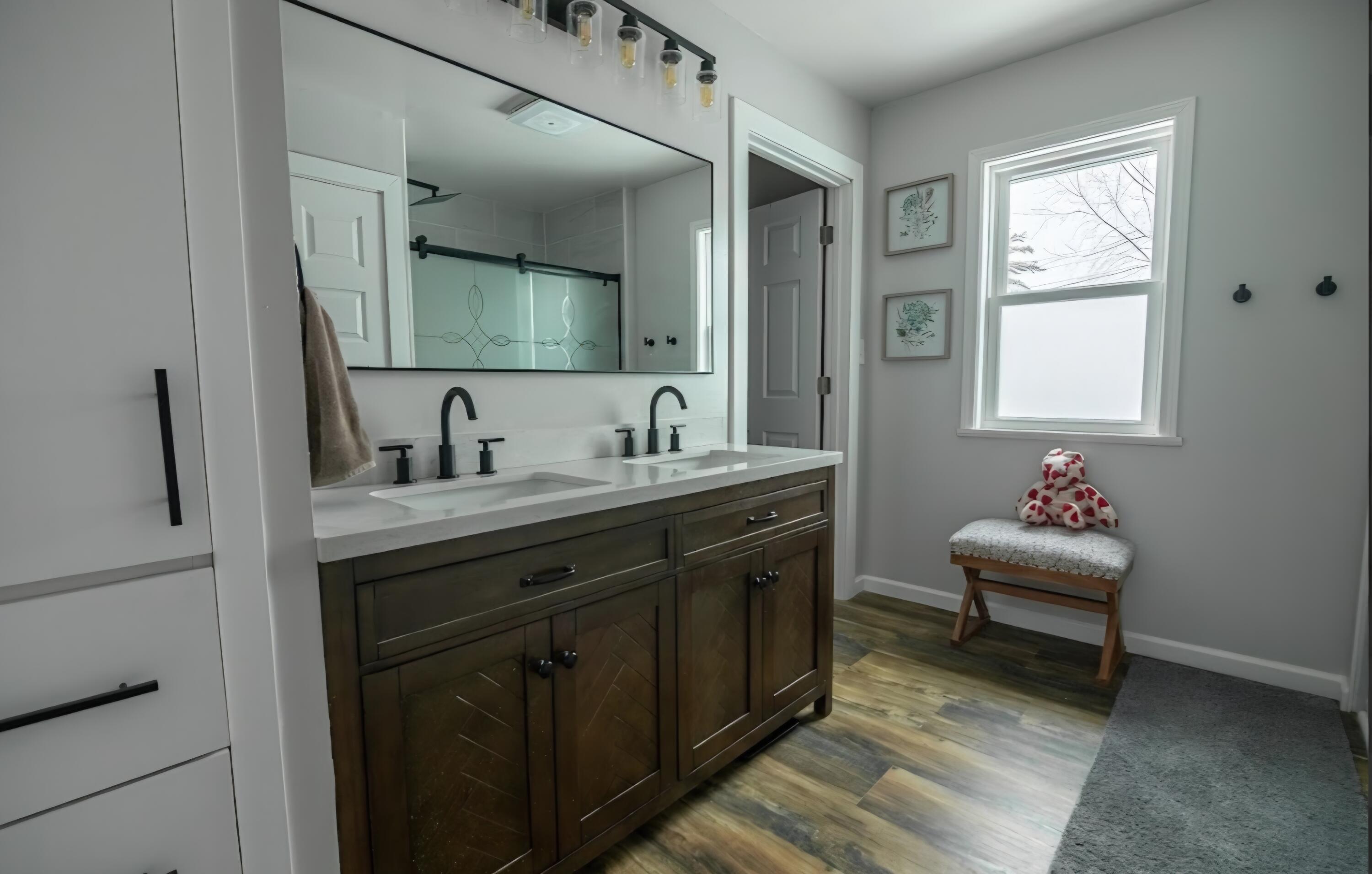 1424 Hickory Way, Racine