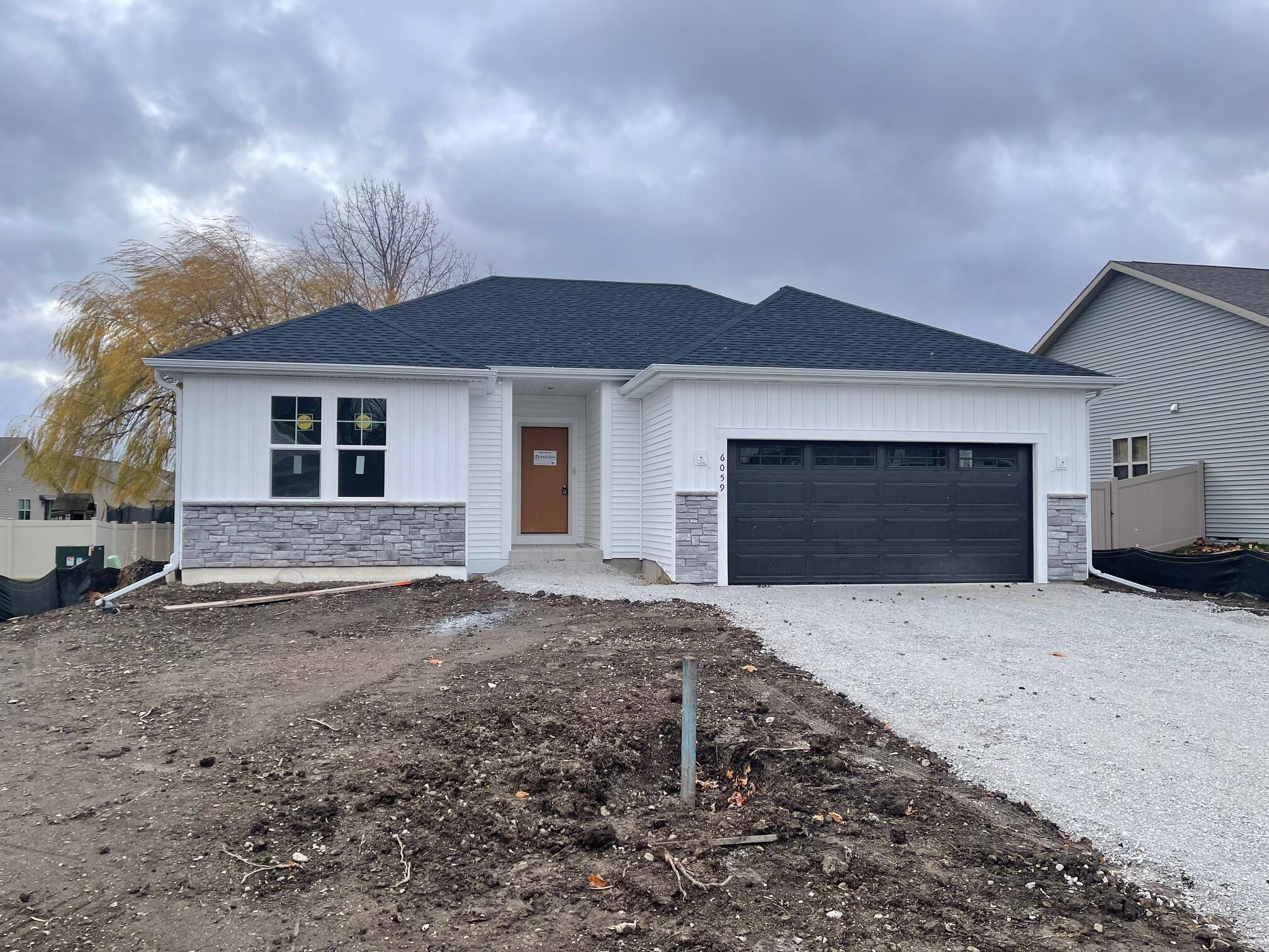 6059 Fox Run Ln, Mount Pleasant