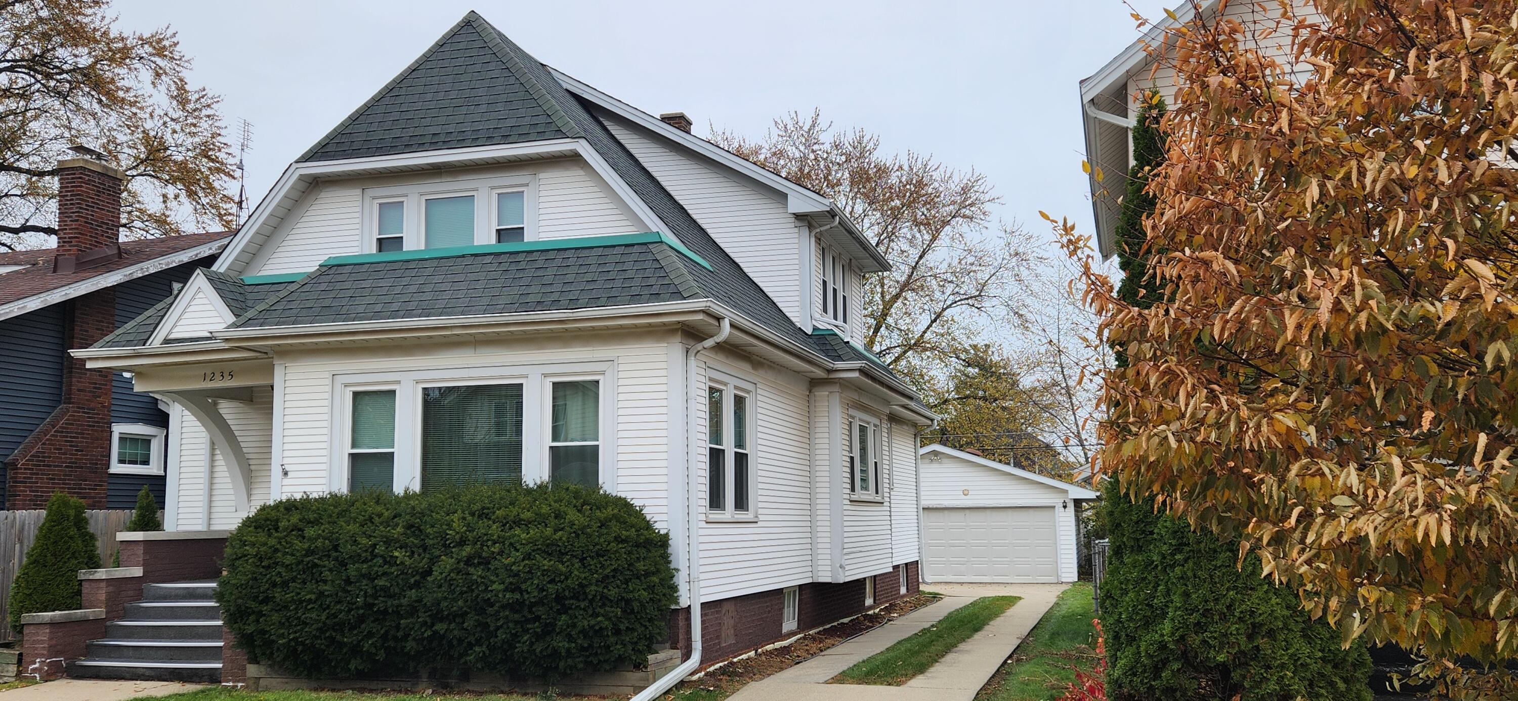 1235 Cleveland Ave, Racine