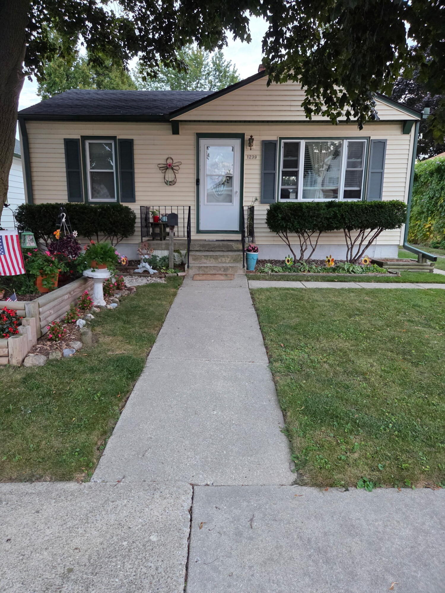 1239 Walton Ave, Racine