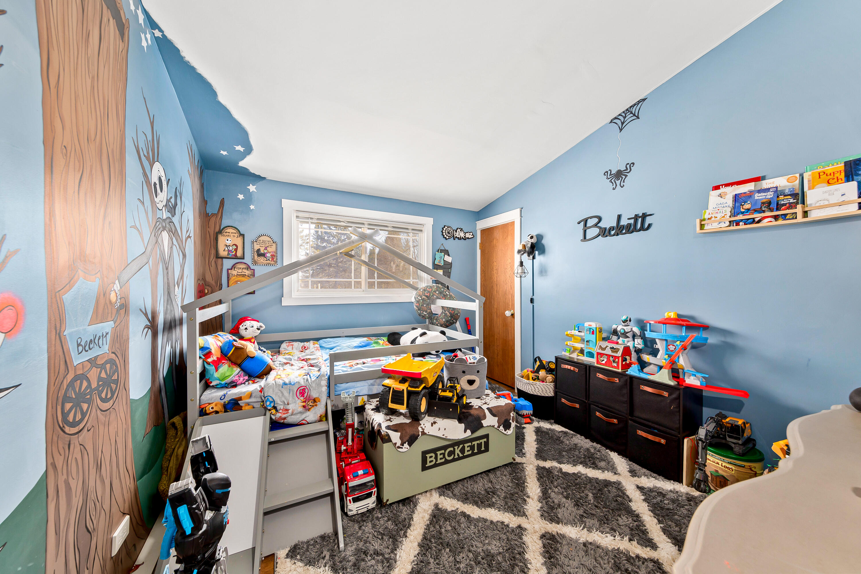 5725 Charles St, Caledonia