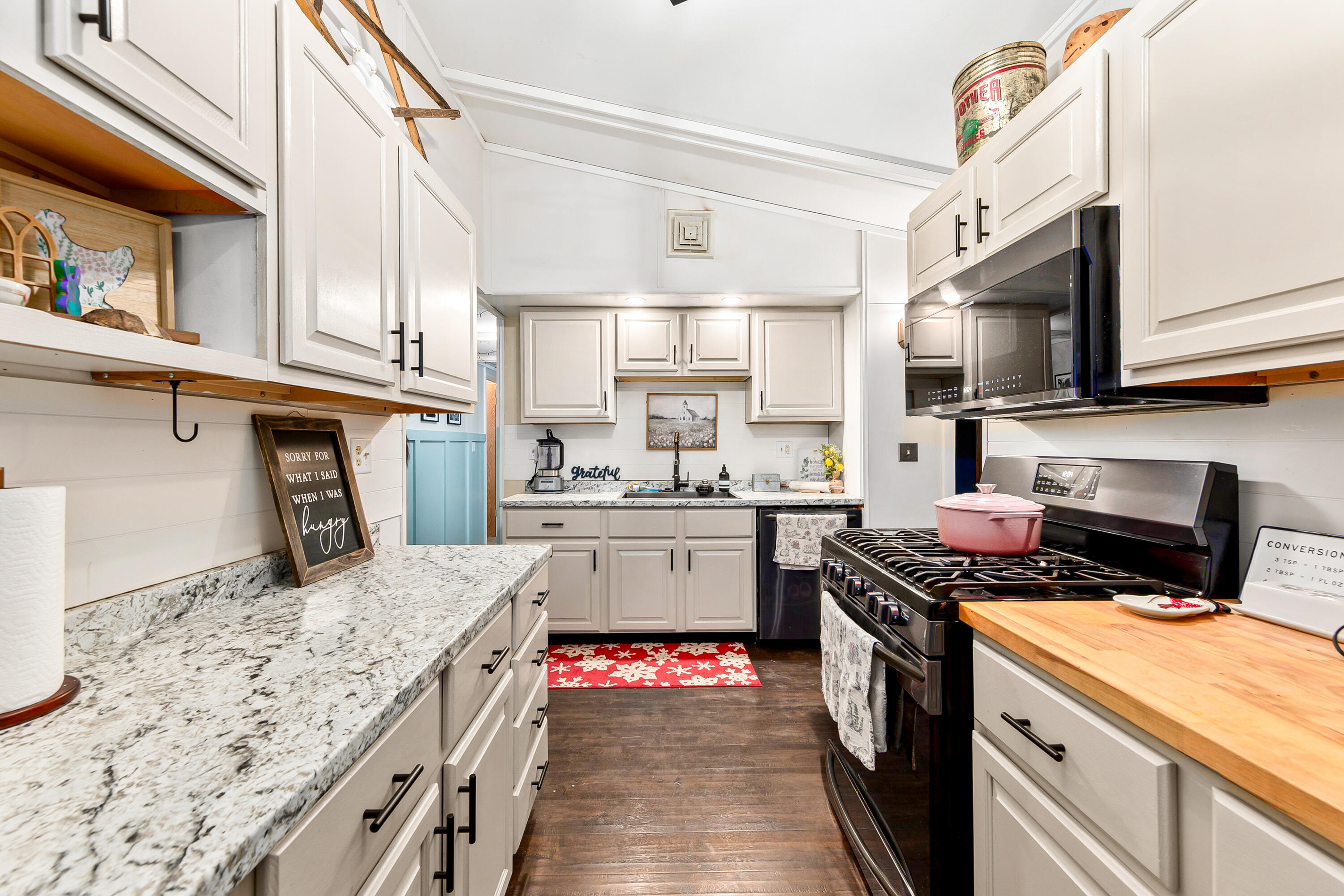 5725 Charles St, Caledonia