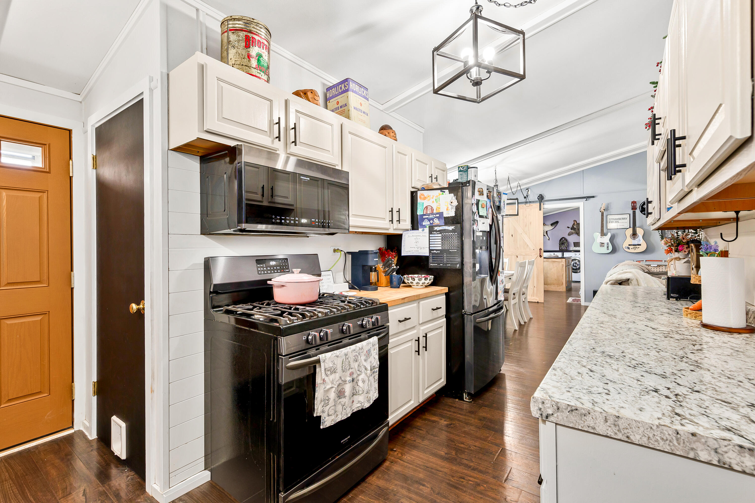 5725 Charles St, Caledonia