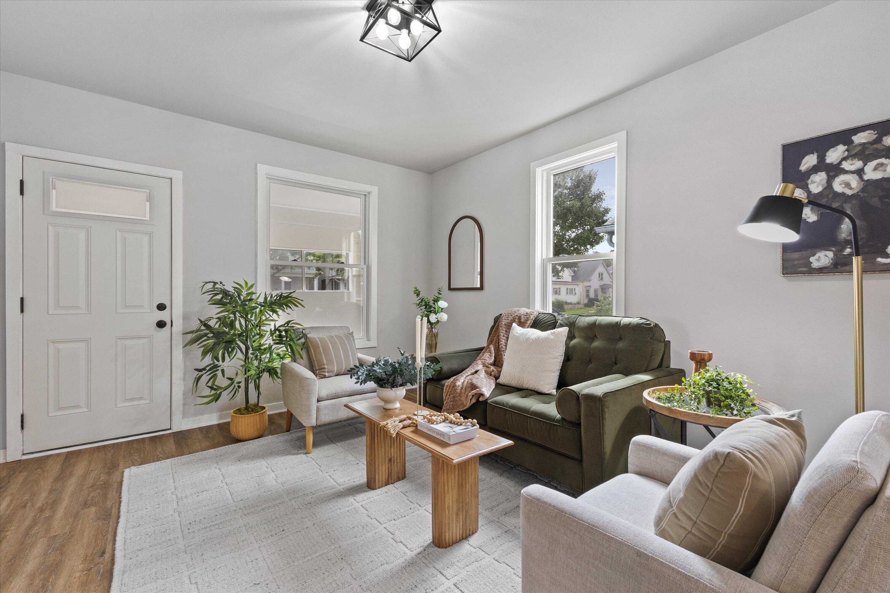 1614 Quincy Ave