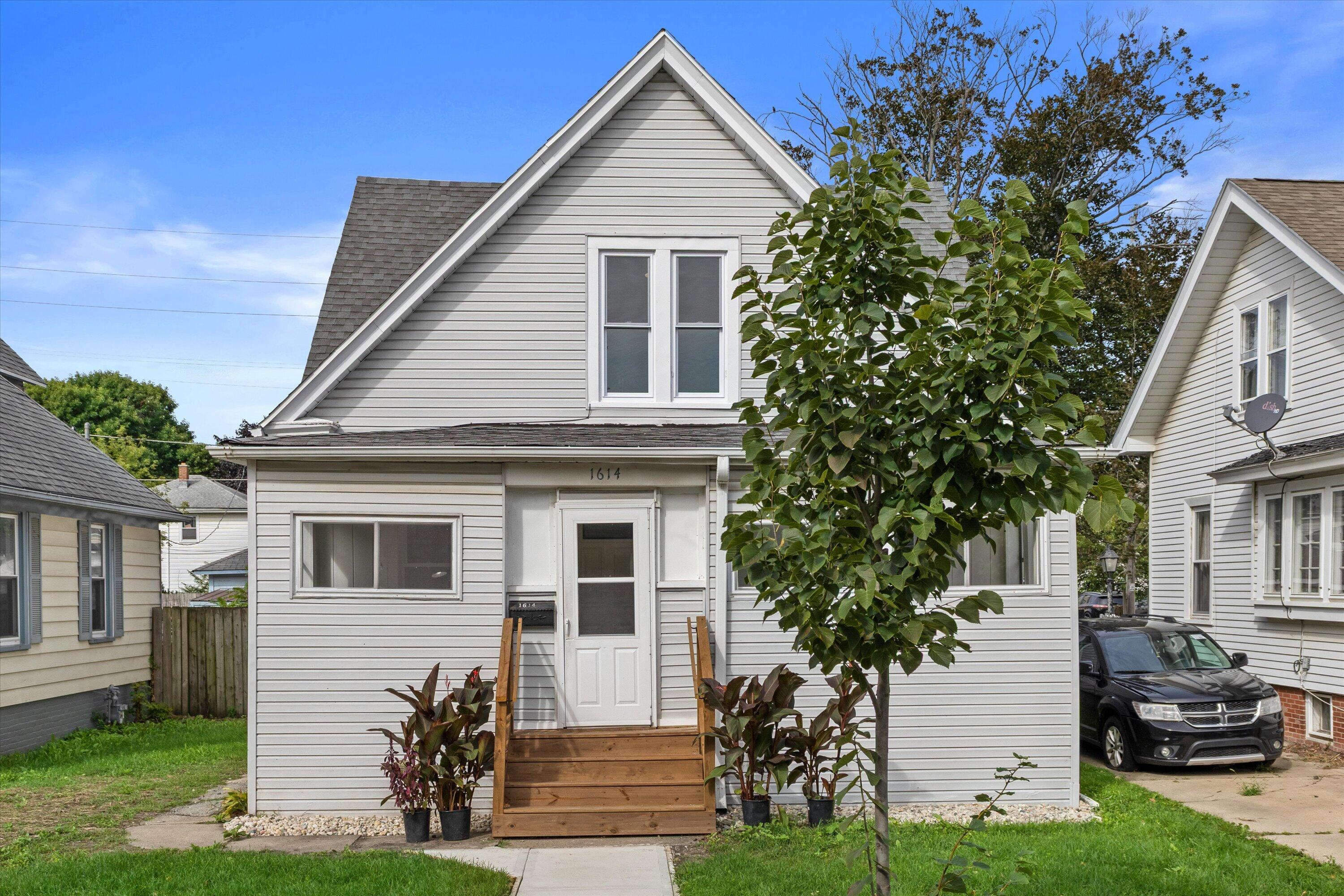 1614 Quincy Ave