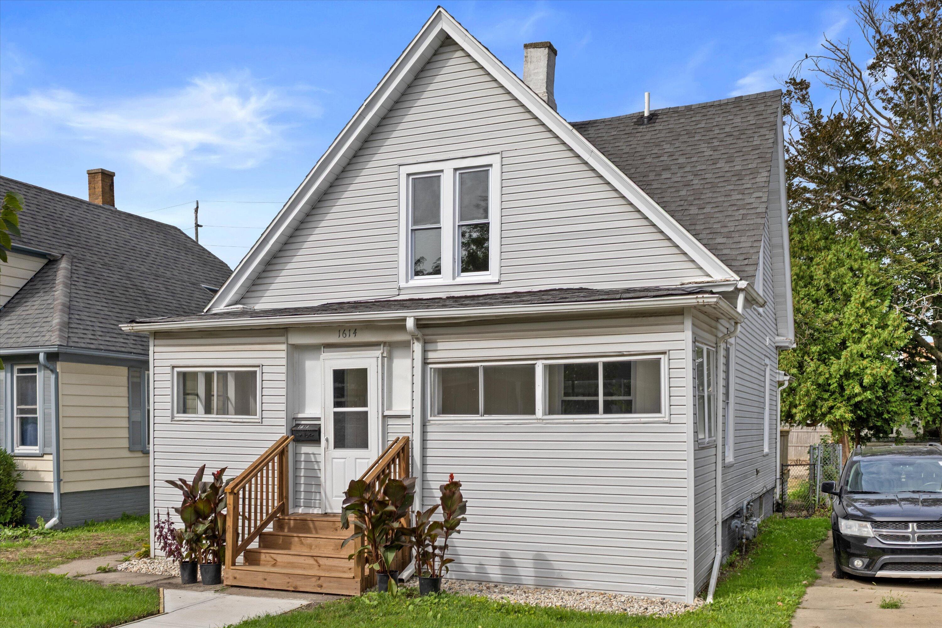 1614 Quincy Ave
