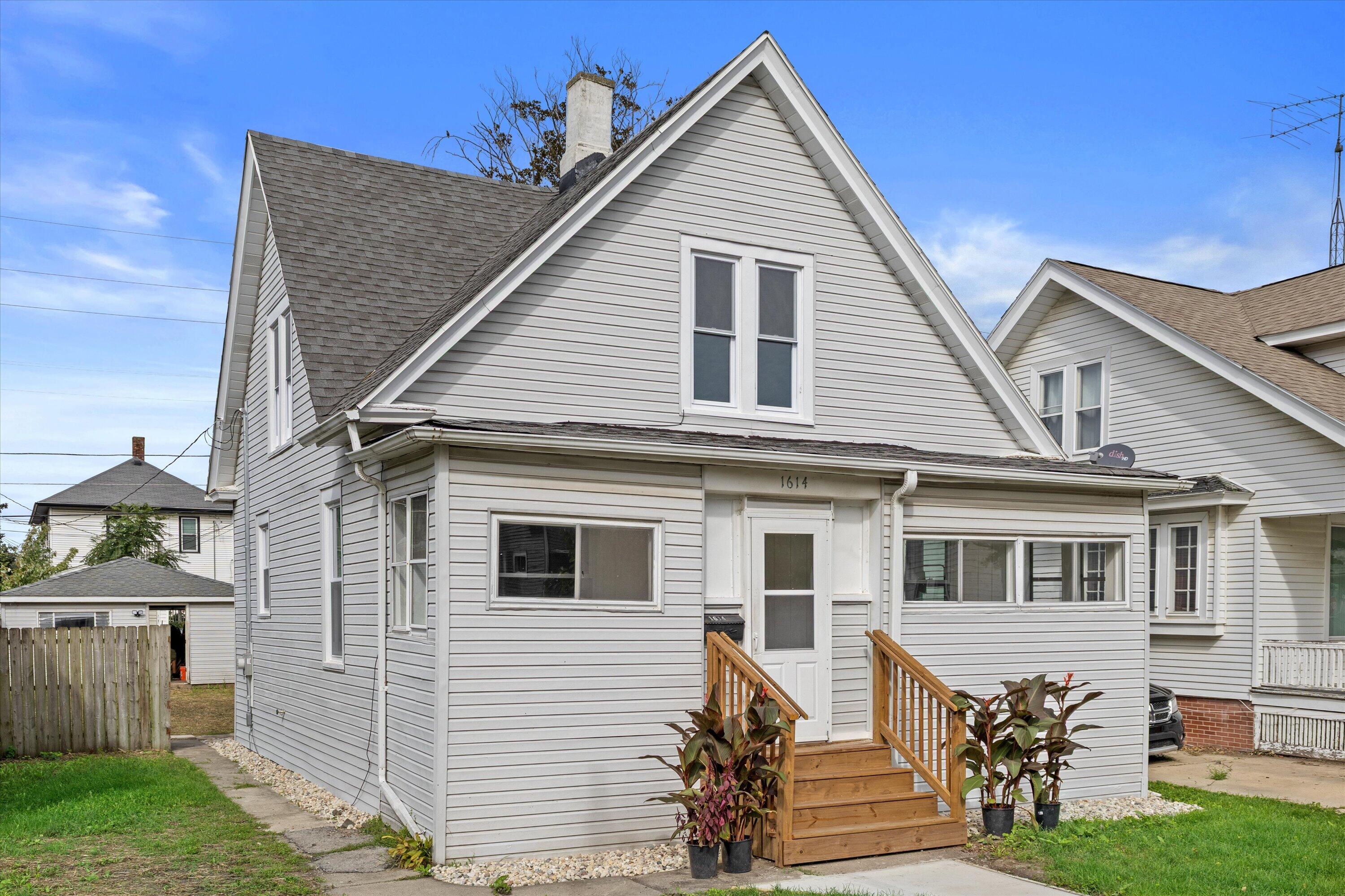 1614 Quincy Ave