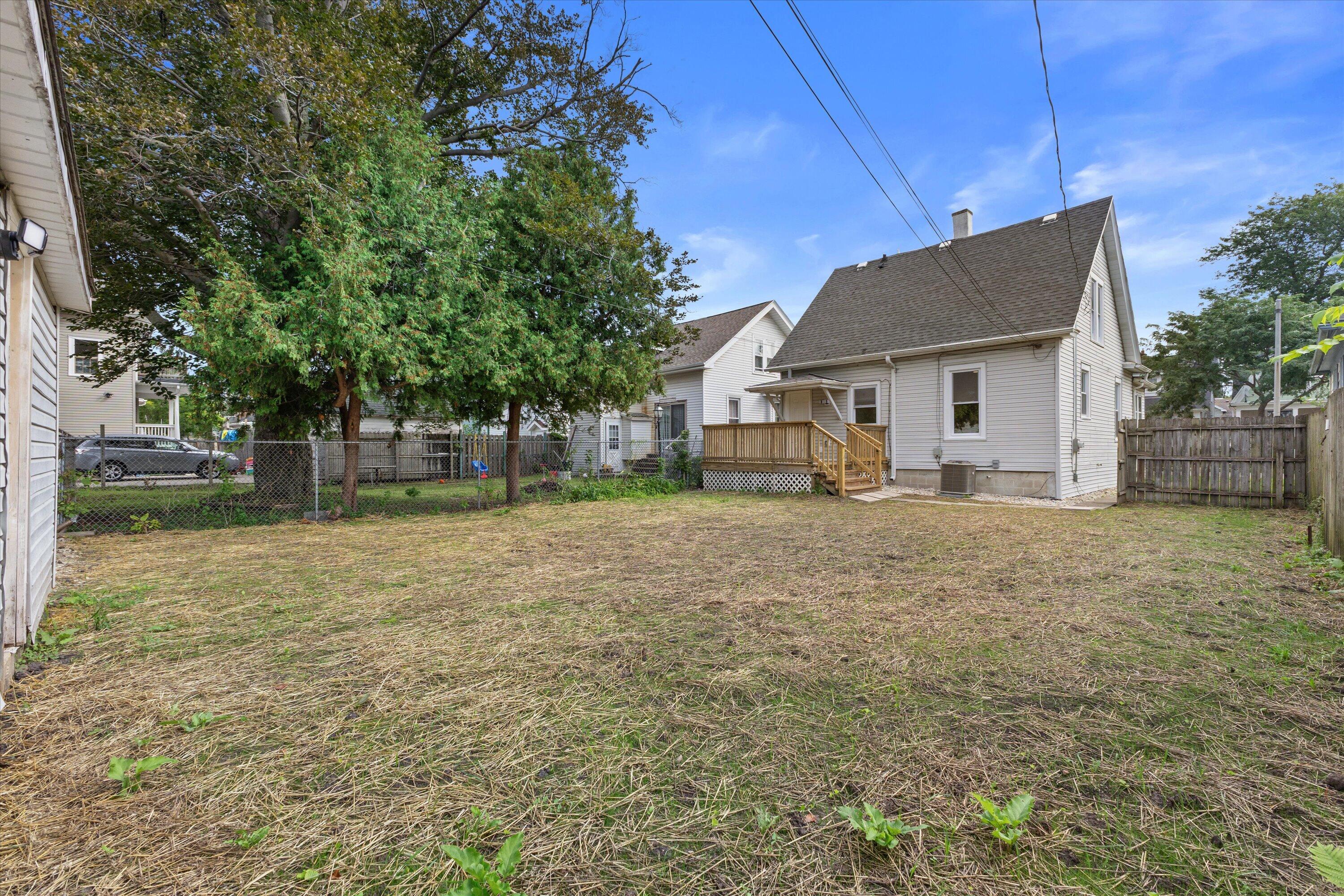 1614 Quincy Ave