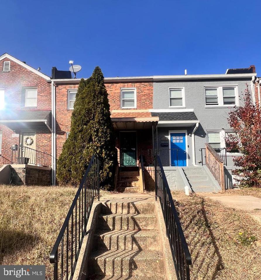 114 Kossuth St