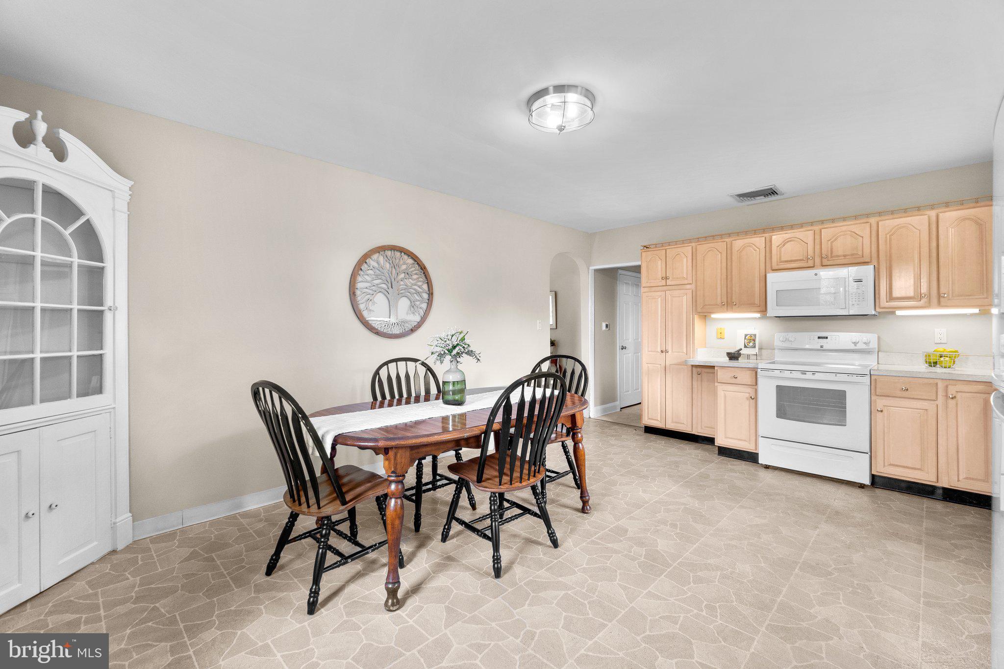 25 Overbrook Rd