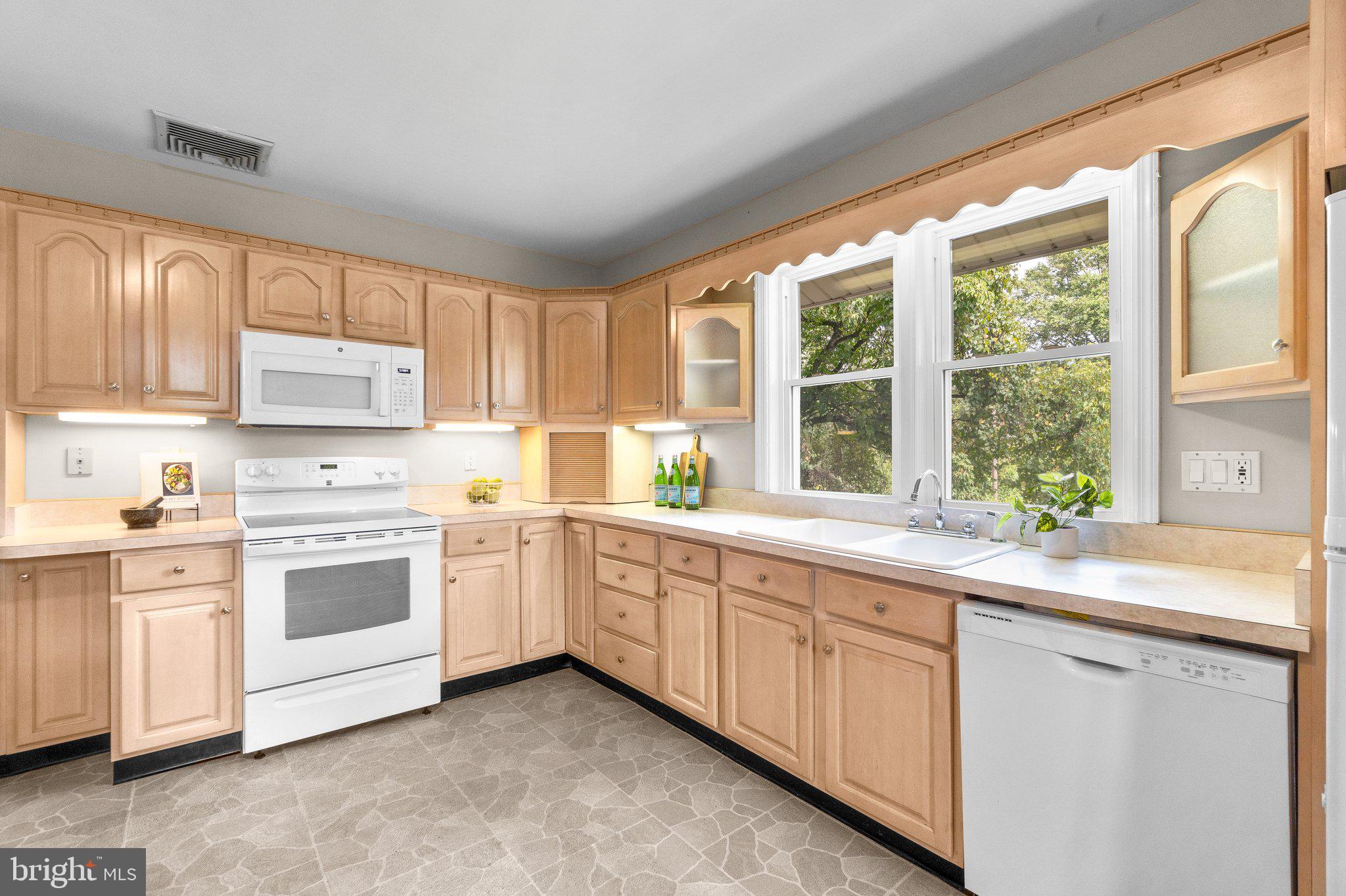 25 Overbrook Rd