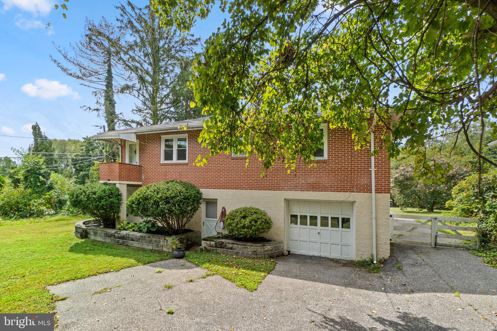25 Overbrook Rd
