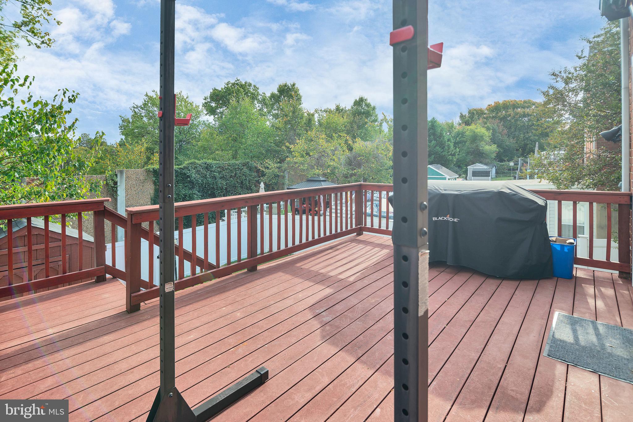 933 Grovehill Rd