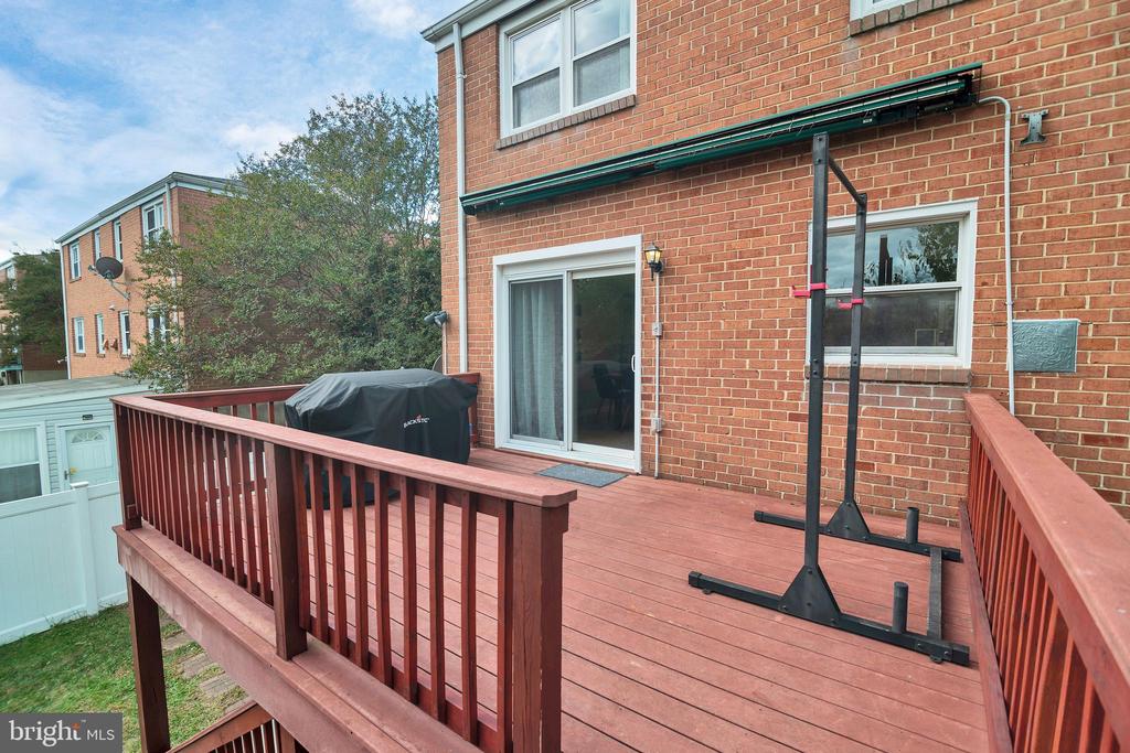 933 Grovehill Rd