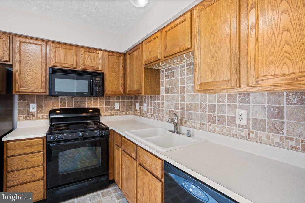 6649 Cambria Ter