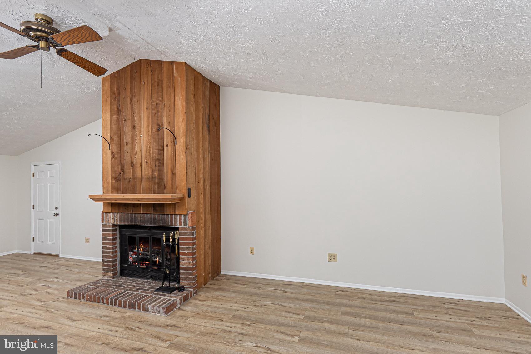 6321 SUMMERCREST DRIVE