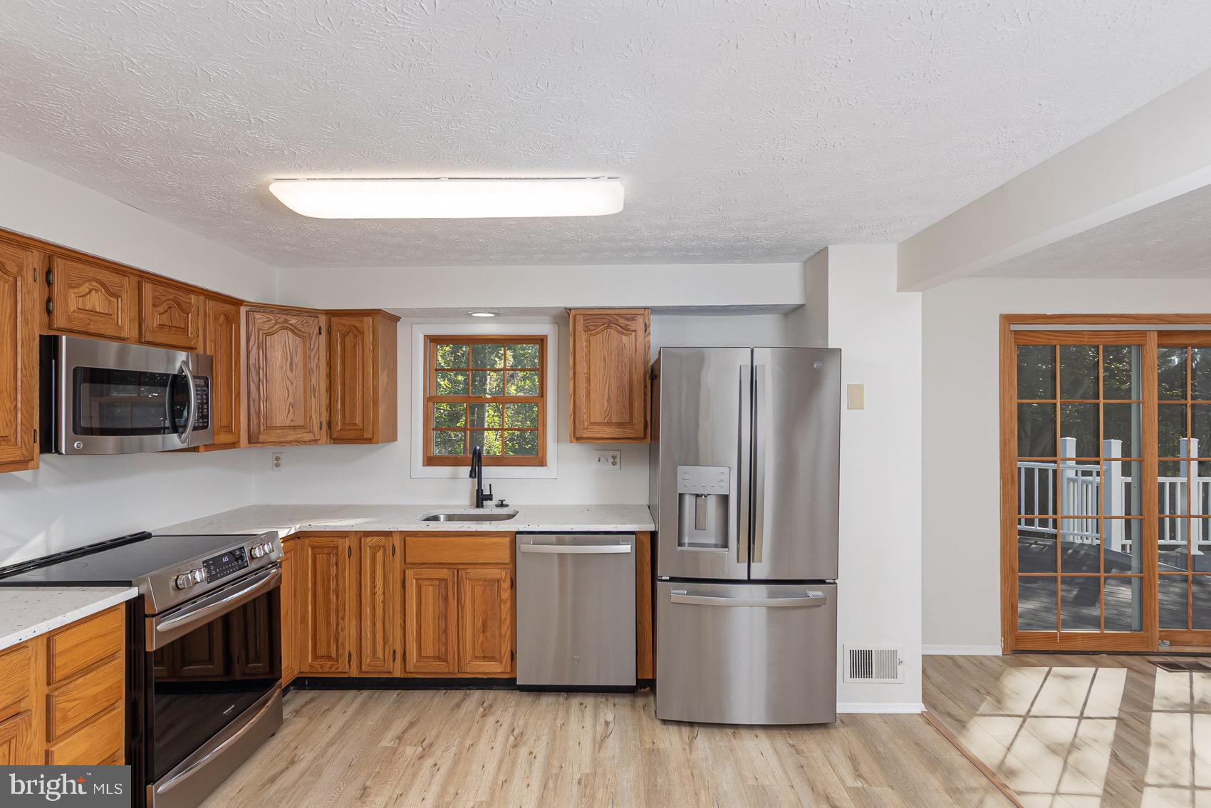 6321 SUMMERCREST DRIVE