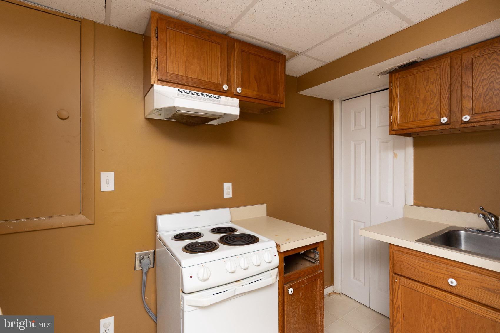 6321 SUMMERCREST DRIVE