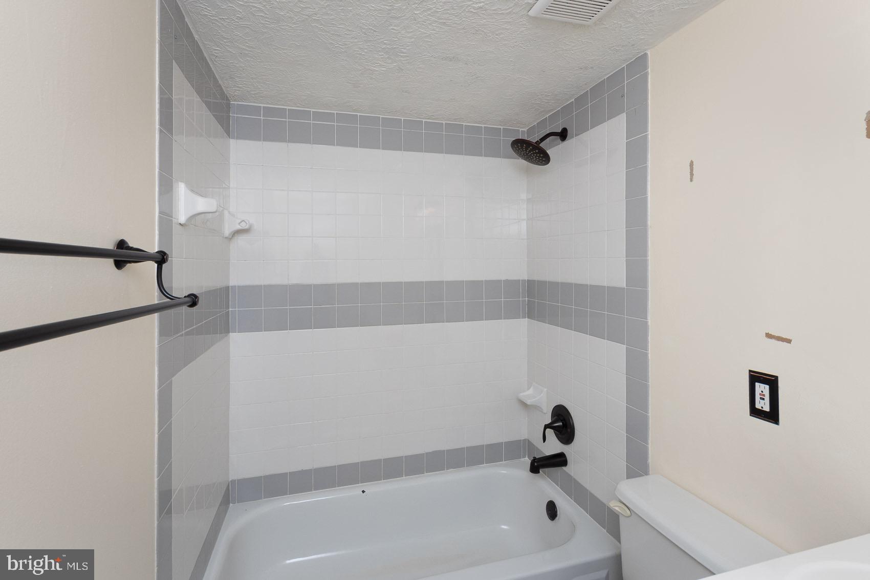 6321 SUMMERCREST DRIVE