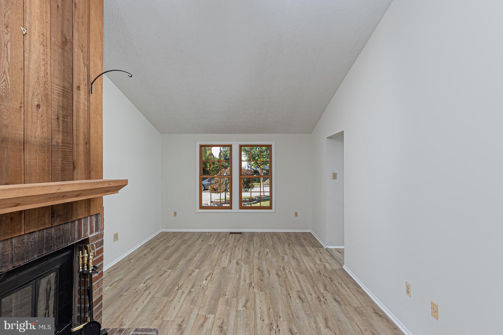 6321 SUMMERCREST DRIVE