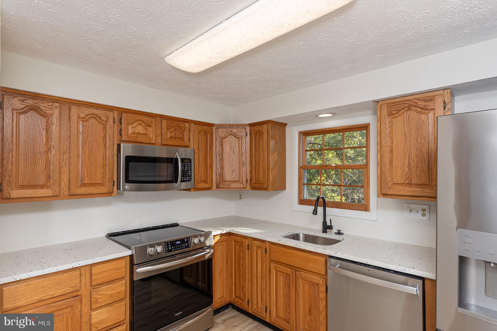 6321 SUMMERCREST DRIVE