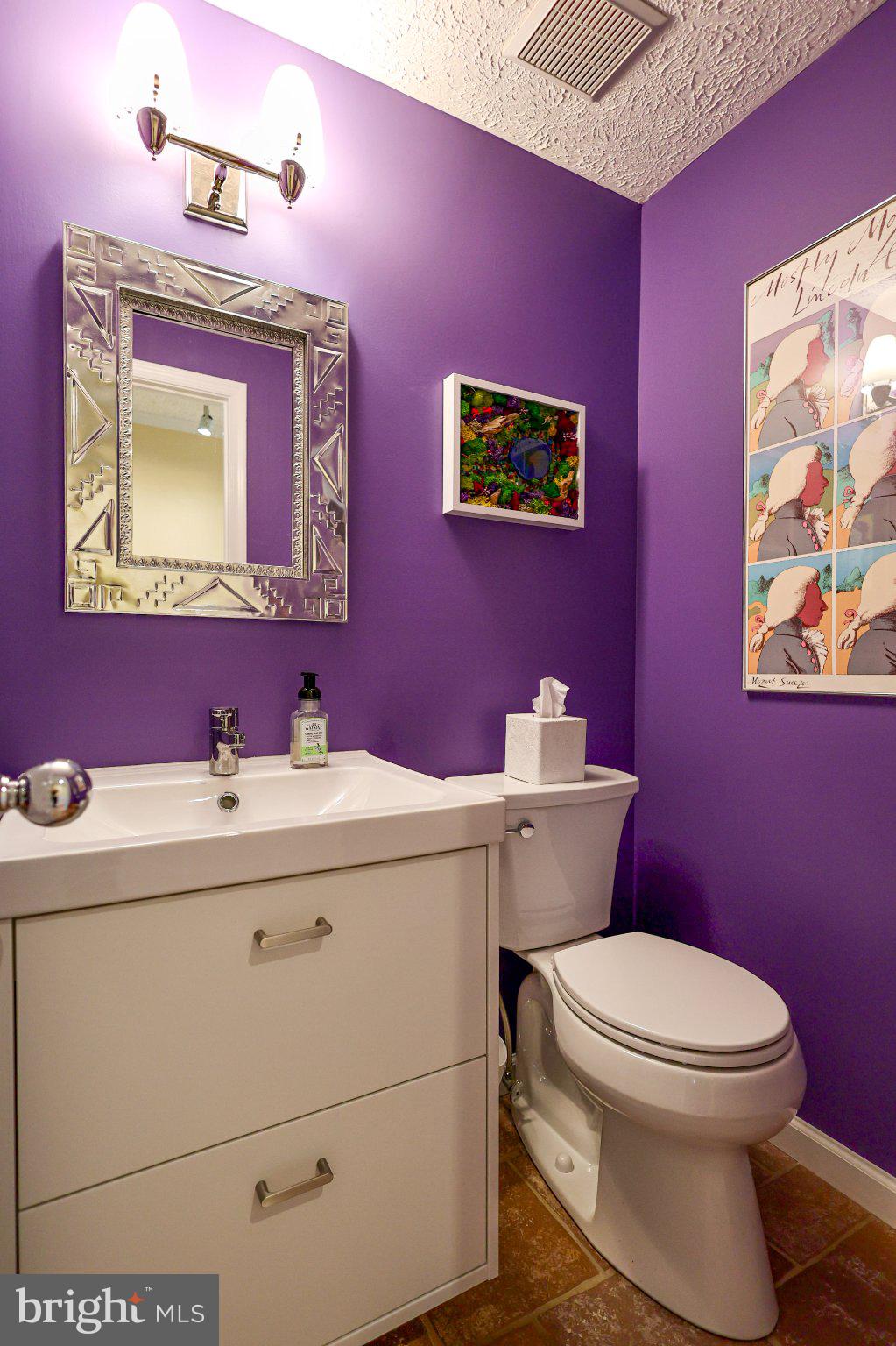 4041 FRAGILE SAIL WAY