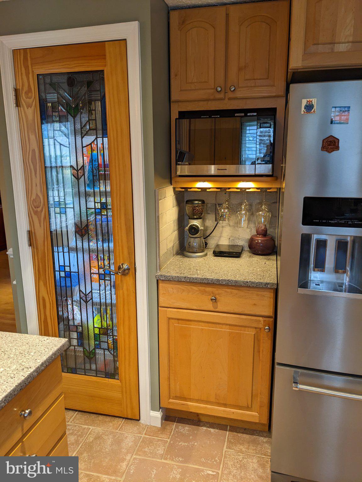 4041 FRAGILE SAIL WAY