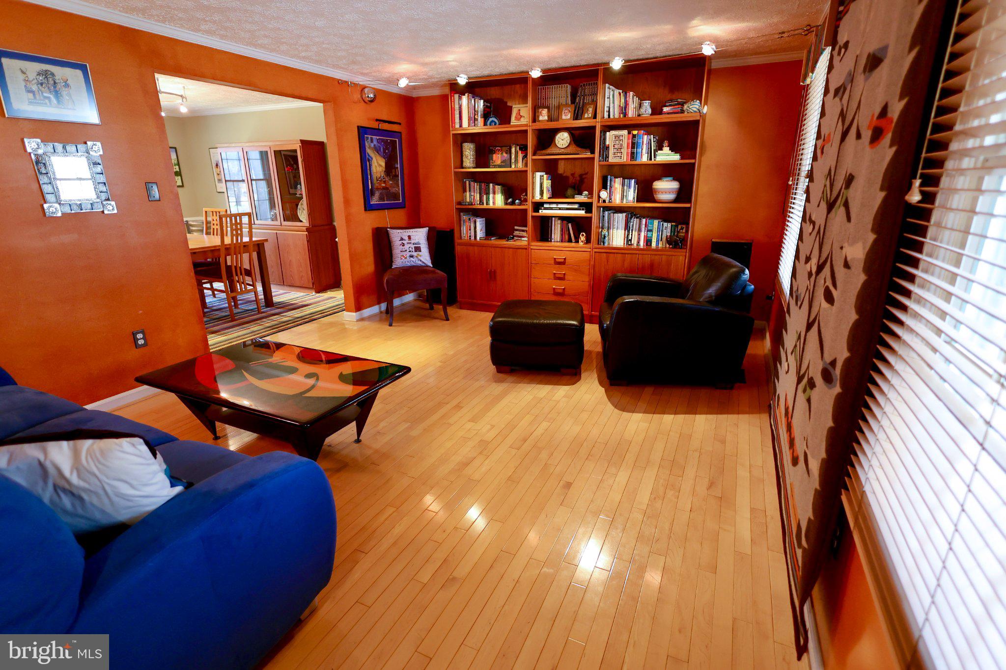 4041 FRAGILE SAIL WAY