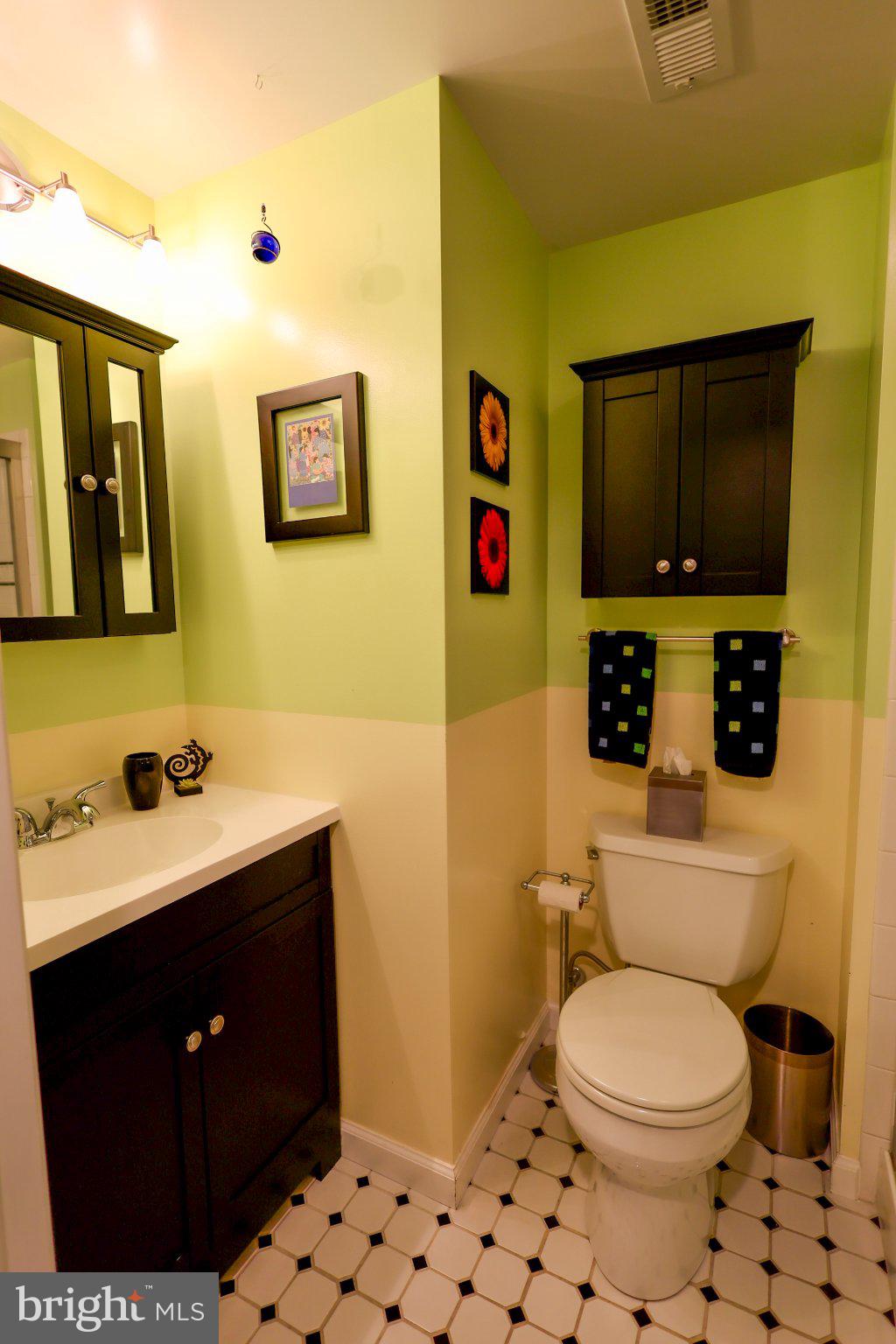 4041 FRAGILE SAIL WAY