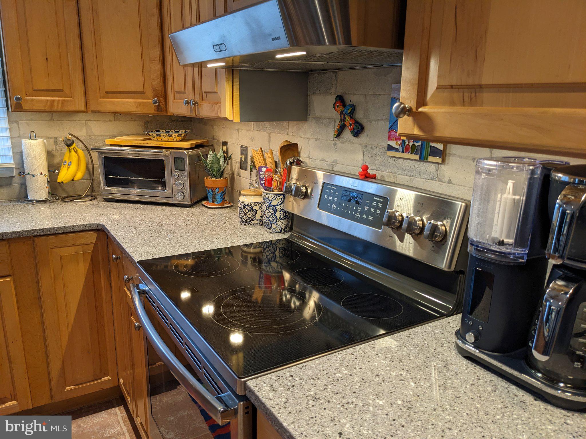 4041 FRAGILE SAIL WAY