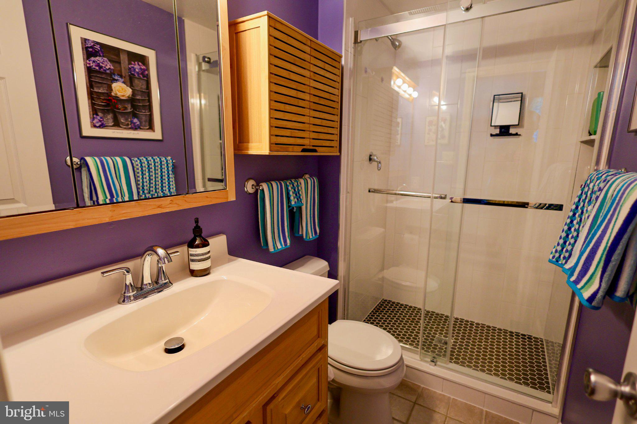 4041 FRAGILE SAIL WAY