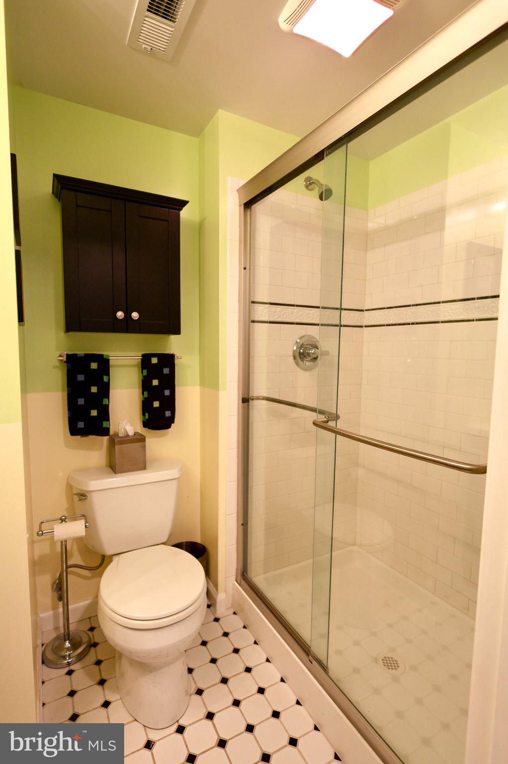 4041 FRAGILE SAIL WAY