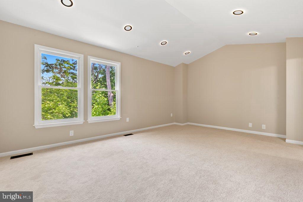 3742 COLLEGE AVENUE Unit: E1