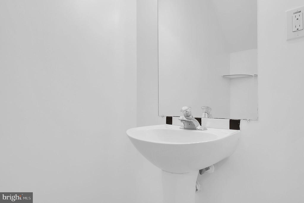 3742 COLLEGE AVENUE Unit: E1