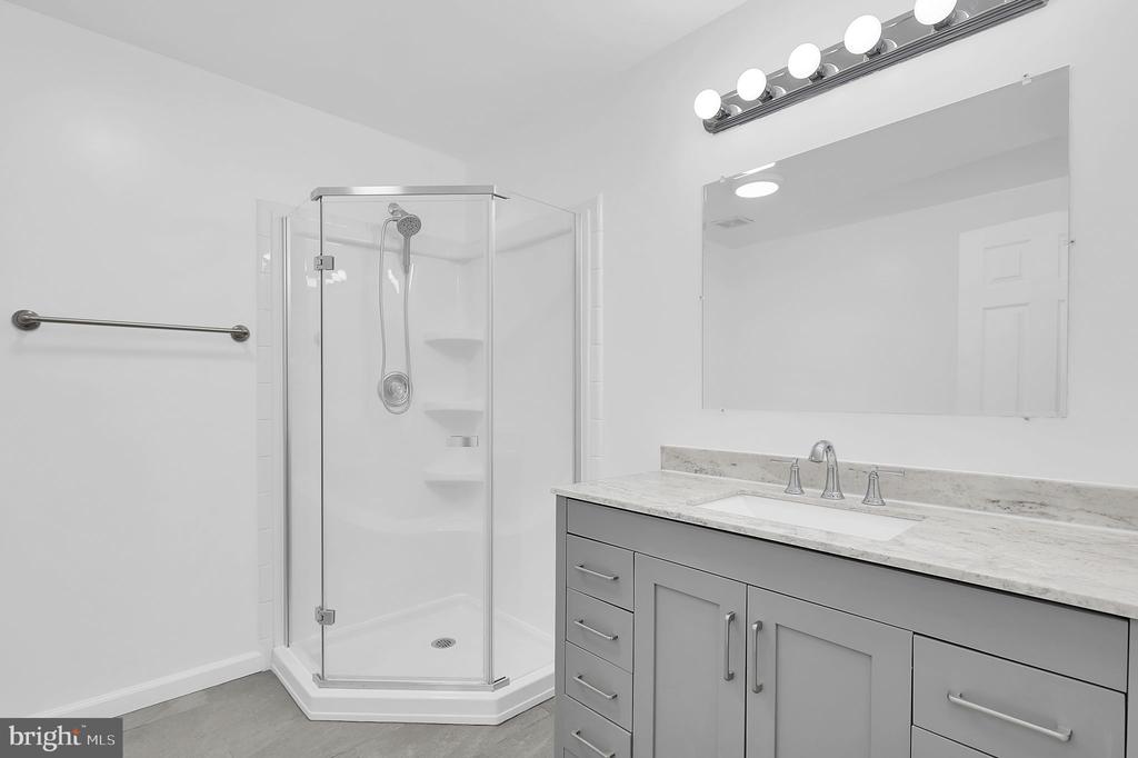 3742 COLLEGE AVENUE Unit: E1